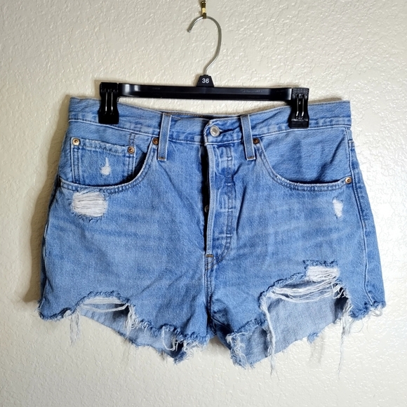 Levi's 501 high rise distressed shorts Sansome Straggler Sz 30 - Picture 2 of 9